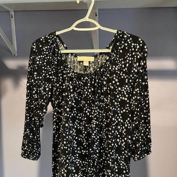 MICHAEL Michael Kors Size Medium Black Top with Stars - Picture 1 of 3